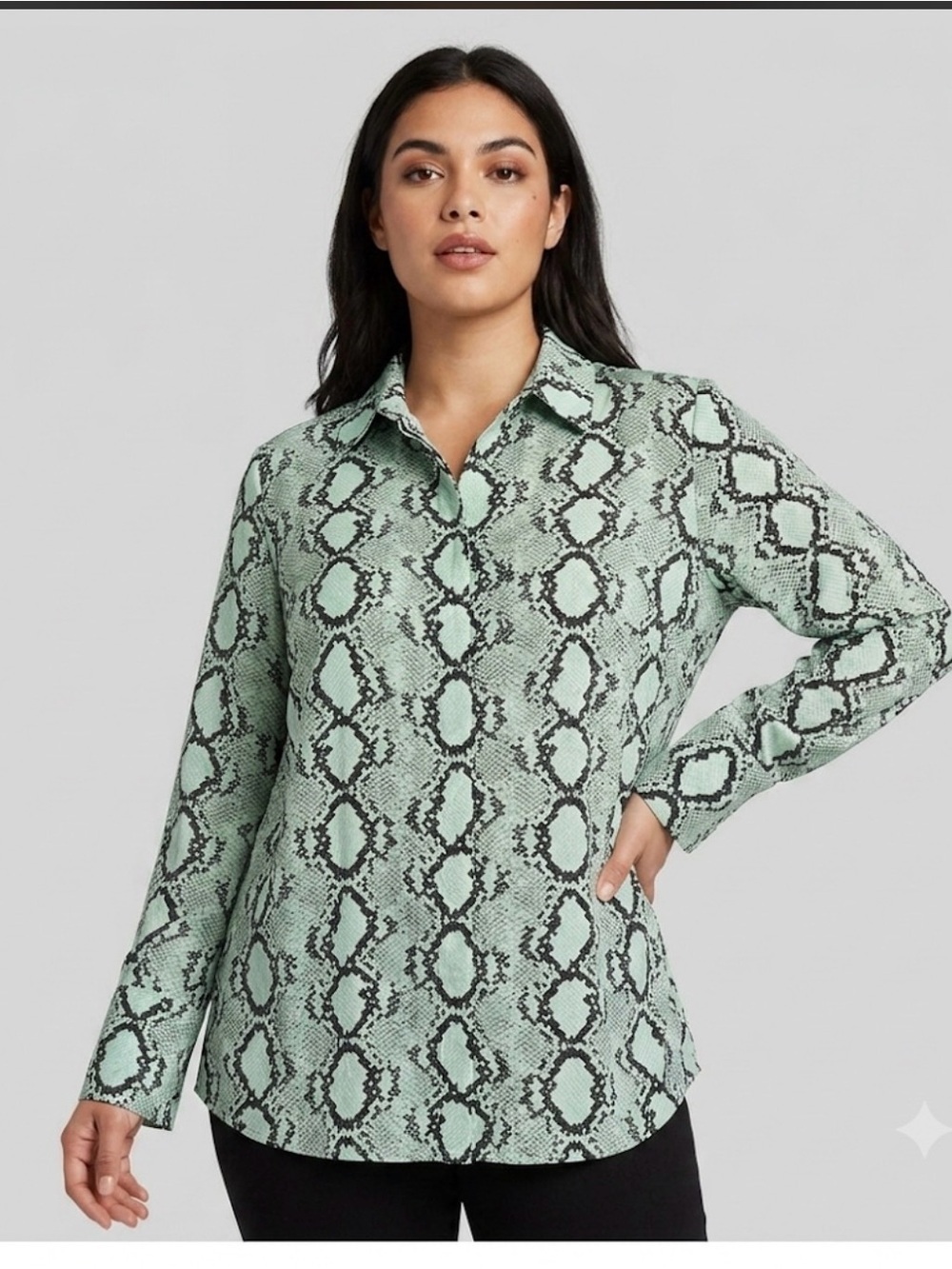St. John Collection Snakeskin Print Silk button up Blouse in Mint Green sz 12